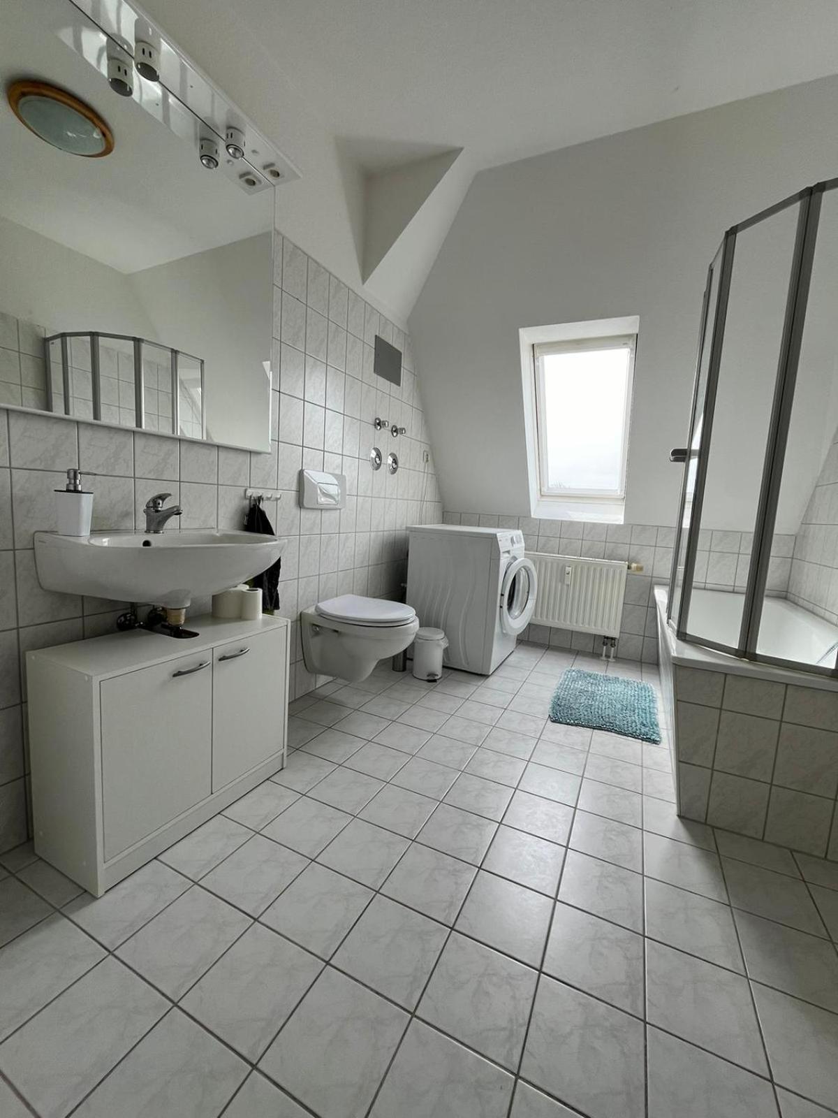 1 Raum Dachgeschosswohnung In Ruhiger Lage Limabach - Oberfrohna 외부 사진